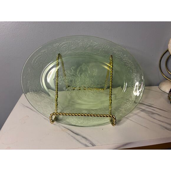 Vintage Etched Uranium Glass Oval Platter with Gold-Tone Stand | Glows Under UV - Picture 12 of 12